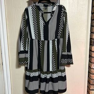 Plus Patchwork Print Flounce Sleeve
Ruffle Hem Dress size 3xl